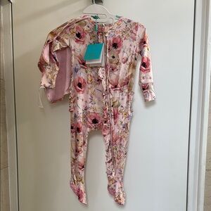 NWT Posh Peanut Pink w/Bunnies Baby Zipper One Piece & matching cloth